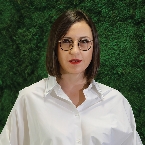 Simona Fîrtat, Corporate Affairs & Engagement Director L'Oréal